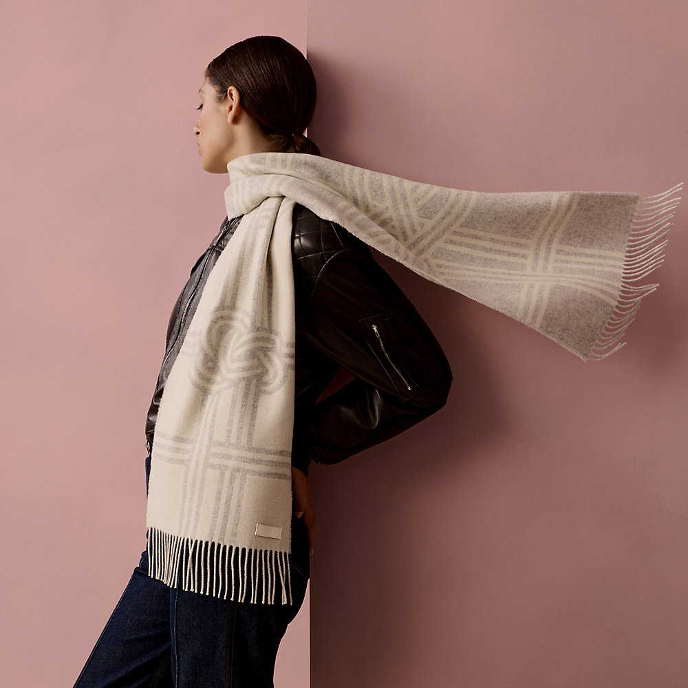 美品 エルメス スペースダービー シルク マフラー レディース 白 ホワイト 黒 エルメス HERMES ストール マフラー 白 小物 カシミヤ レディース 114